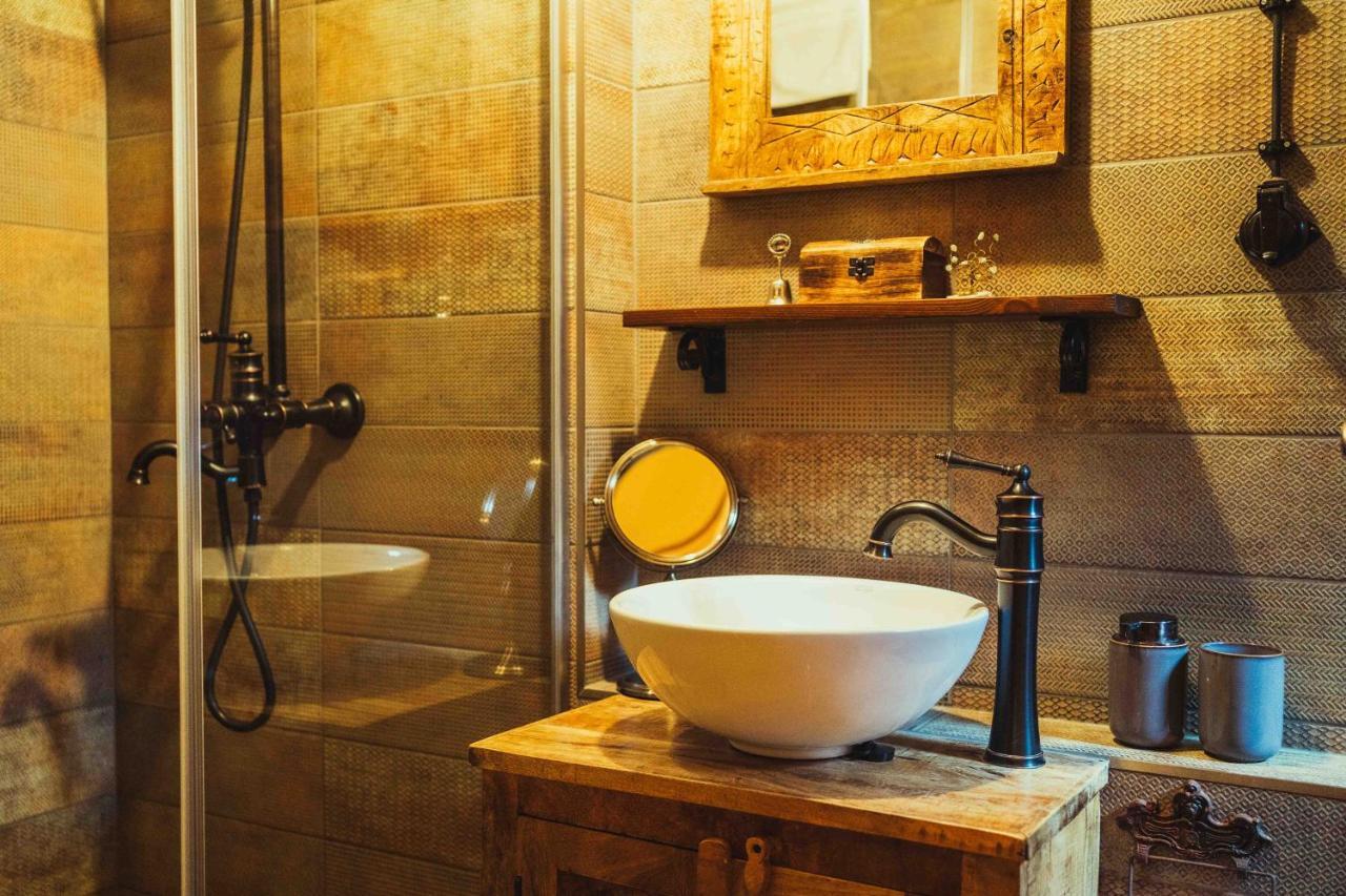 Lodge Sovia Wellness S Jacuzzi Kadou A Saunou, Cingov *